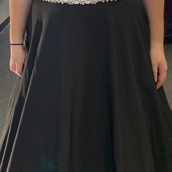 IEENA for Mac Duggal size 12 Black ball gown - Picture 11 of 11